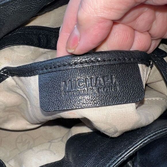 Michael Kors Hamilton Black Leather Bag - Picture 9 of 14